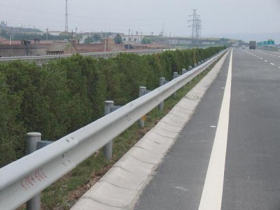 高速護欄